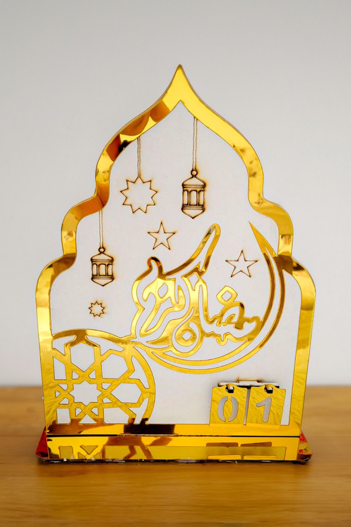 Beyaz Pleksi Kaplamalı Ramazan Takvimi 20x26 Cm Beyaz