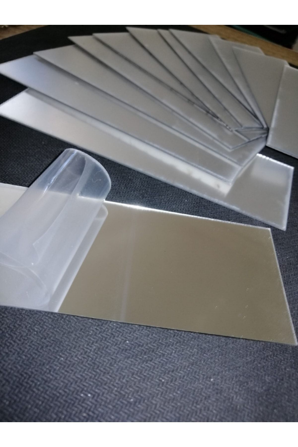 Ayna Dekoratif Tuğla Desenli Gümüş Pleksi 10 Adet 5X20CM Kendinden Yapışkanlı Gümüş