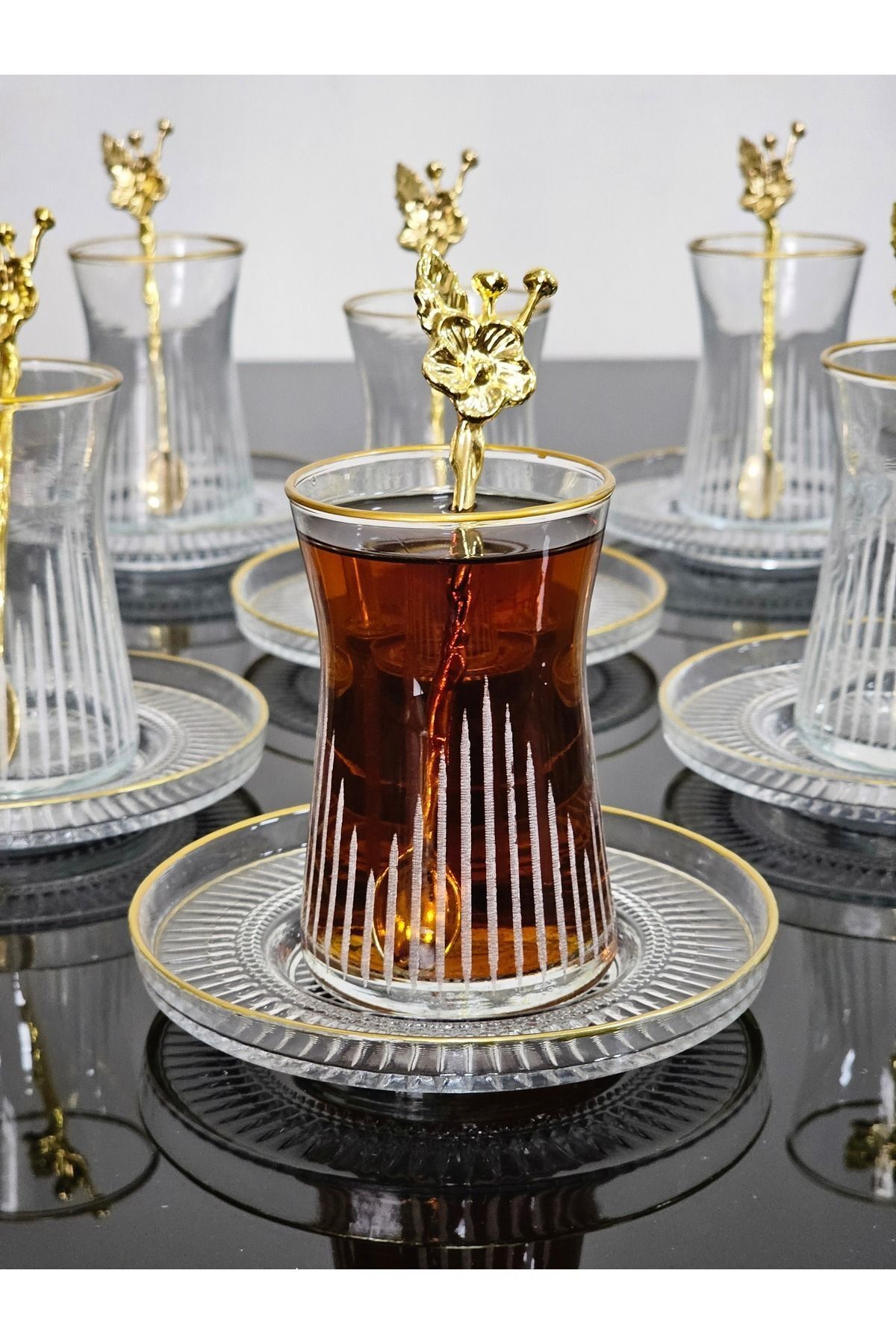 Çay seti Elysia Tabaklı 18 Parça Gold Yaldızlı Japon Gülü Çay Kaşıklı